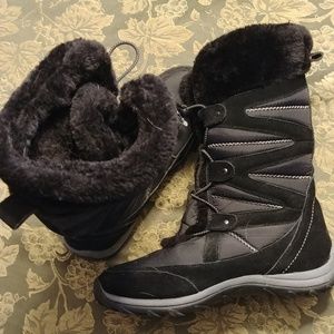 Khombu boots, size 9